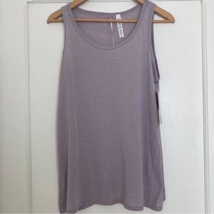 Sage Collective Lavender Workout Tank Top Size Medium rounded hem